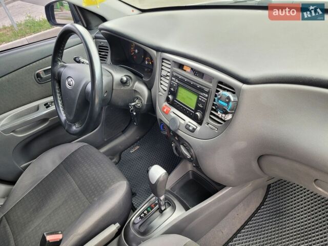 Серый Киа Рио, объемом двигателя 1.4 л и пробегом 230 тыс. км за 4999 $, фото 35 на Automoto.ua