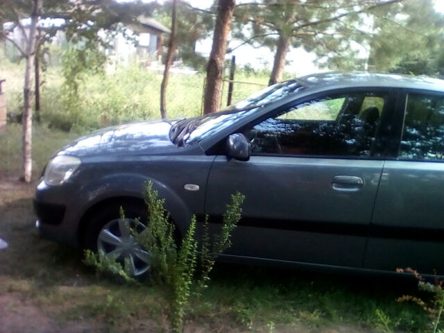 Сірий Кіа Ріо, об'ємом двигуна 1.4 л та пробігом 150 тис. км за 6200 $, фото 2 на Automoto.ua