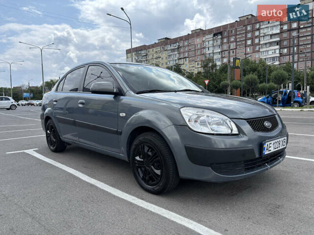 Серый Киа Рио, объемом двигателя 1.5 л и пробегом 158 тыс. км за 3899 $, фото 1 на Automoto.ua