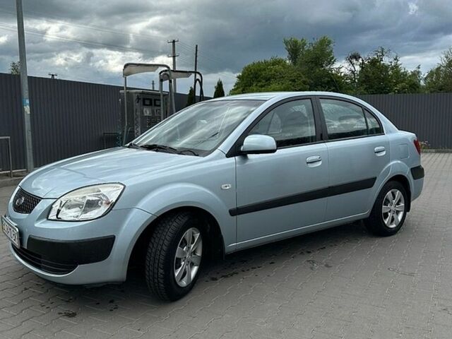 Серый Киа Рио, объемом двигателя 1.4 л и пробегом 90 тыс. км за 5300 $, фото 2 на Automoto.ua