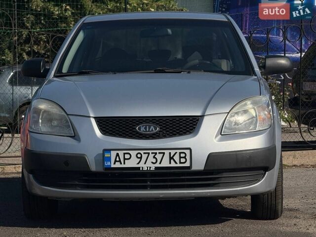 Сірий Кіа Ріо, об'ємом двигуна 1.4 л та пробігом 167 тис. км за 4499 $, фото 1 на Automoto.ua