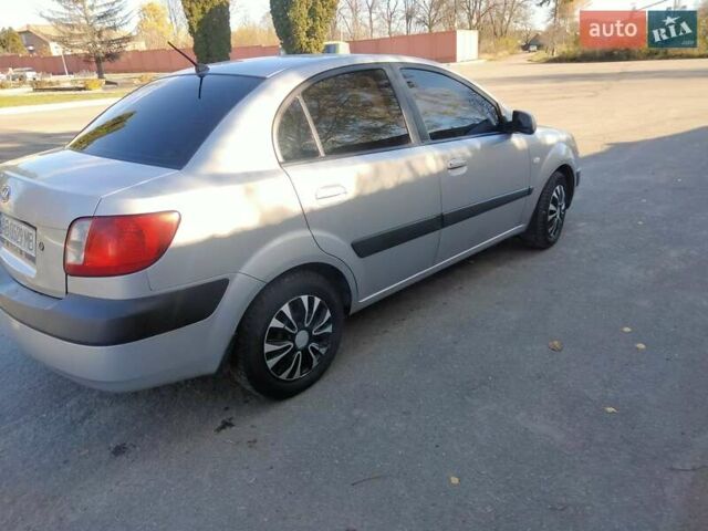 Серый Киа Рио, объемом двигателя 1.4 л и пробегом 240 тыс. км за 4100 $, фото 6 на Automoto.ua