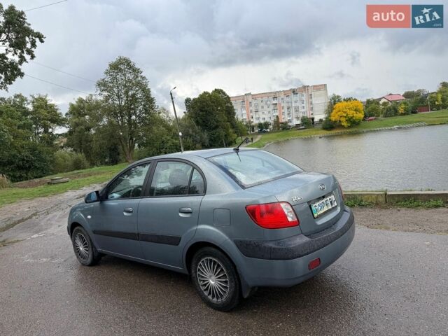 Серый Киа Рио, объемом двигателя 1.49 л и пробегом 189 тыс. км за 5300 $, фото 1 на Automoto.ua