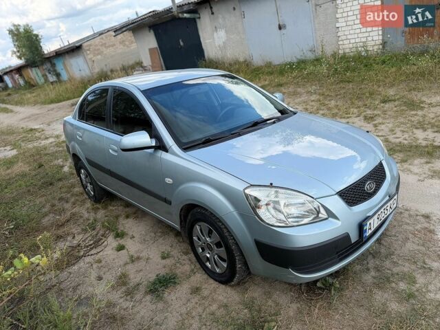 Серый Киа Рио, объемом двигателя 1.4 л и пробегом 240 тыс. км за 3250 $, фото 3 на Automoto.ua