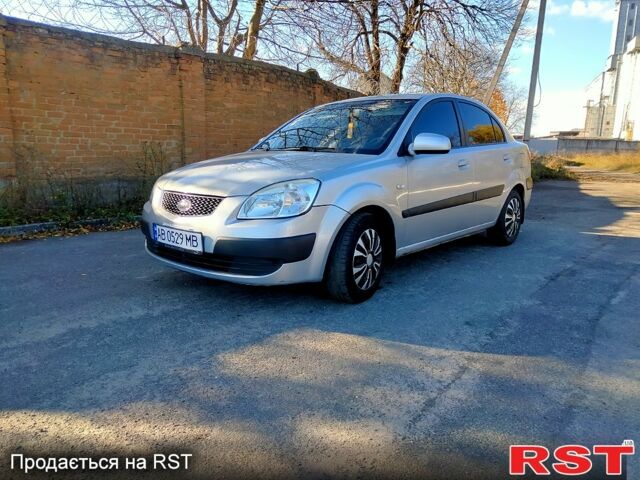 Сірий Кіа Ріо, об'ємом двигуна 1.4 л та пробігом 230 тис. км за 4250 $, фото 2 на Automoto.ua