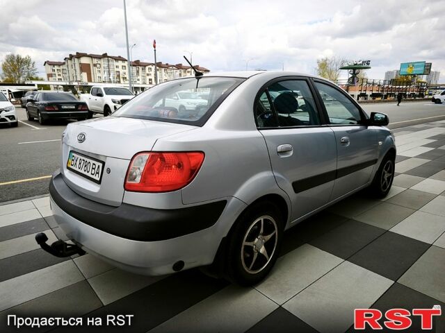 Серый Киа Рио, объемом двигателя 1.4 л и пробегом 220 тыс. км за 4500 $, фото 4 на Automoto.ua