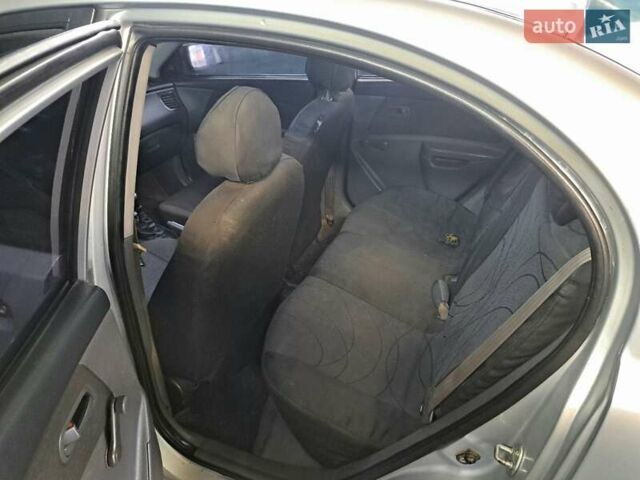 Серый Киа Рио, объемом двигателя 1.3 л и пробегом 345 тыс. км за 3300 $, фото 8 на Automoto.ua