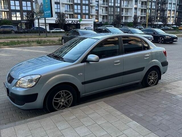 Серый Киа Рио, объемом двигателя 1.4 л и пробегом 135 тыс. км за 5900 $, фото 1 на Automoto.ua