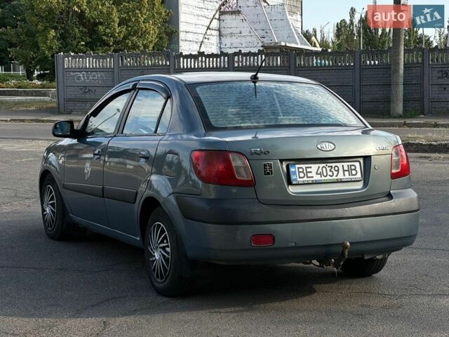 Сірий Кіа Ріо, об'ємом двигуна 1.49 л та пробігом 300 тис. км за 3700 $, фото 3 на Automoto.ua