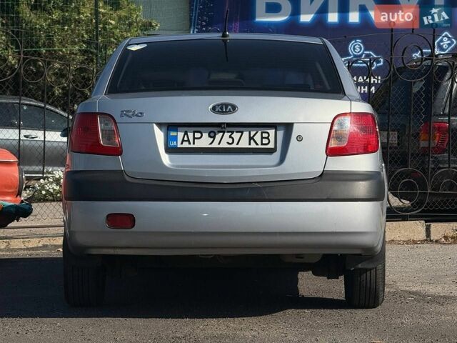 Сірий Кіа Ріо, об'ємом двигуна 1.4 л та пробігом 167 тис. км за 4499 $, фото 4 на Automoto.ua