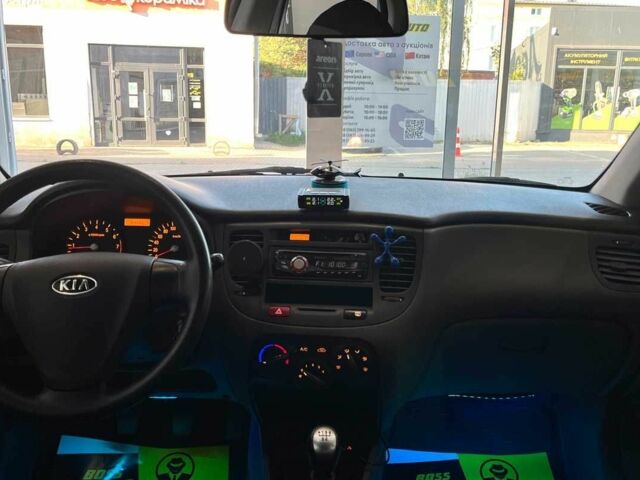 Сірий Кіа Ріо, об'ємом двигуна 1.4 л та пробігом 93 тис. км за 5600 $, фото 13 на Automoto.ua
