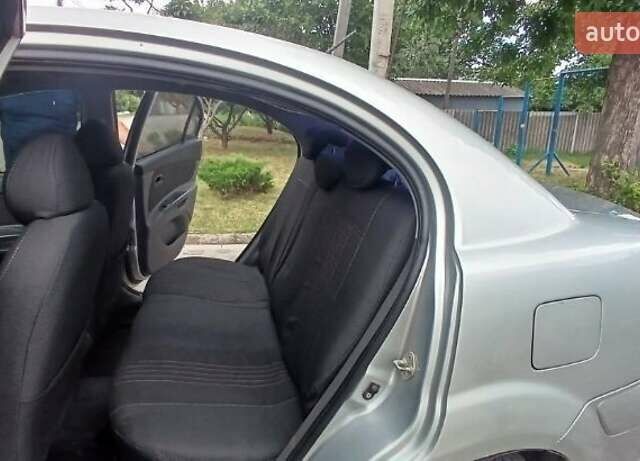 Сірий Кіа Ріо, об'ємом двигуна 1.4 л та пробігом 100 тис. км за 4600 $, фото 3 на Automoto.ua