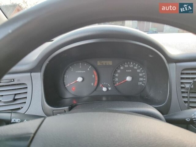 Серый Киа Рио, объемом двигателя 1.6 л и пробегом 140 тыс. км за 4700 $, фото 6 на Automoto.ua
