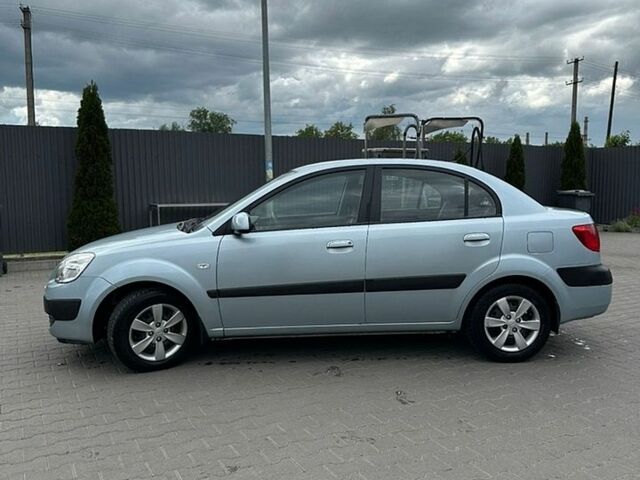Серый Киа Рио, объемом двигателя 1.4 л и пробегом 90 тыс. км за 5300 $, фото 3 на Automoto.ua
