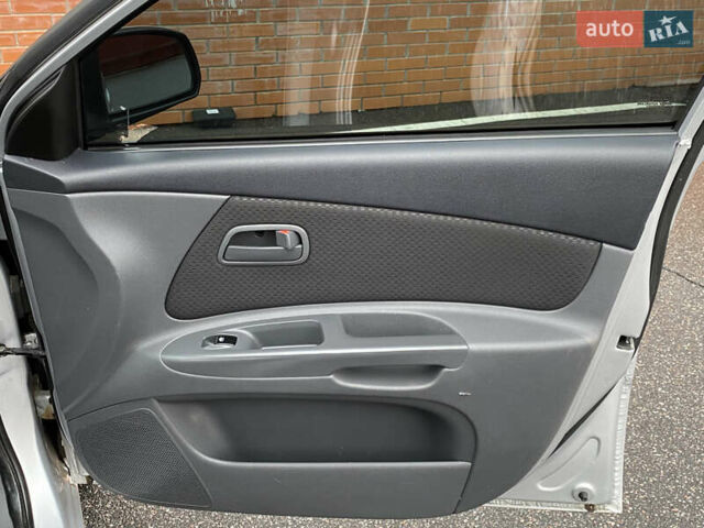 Серый Киа Рио, объемом двигателя 1.4 л и пробегом 179 тыс. км за 3999 $, фото 37 на Automoto.ua