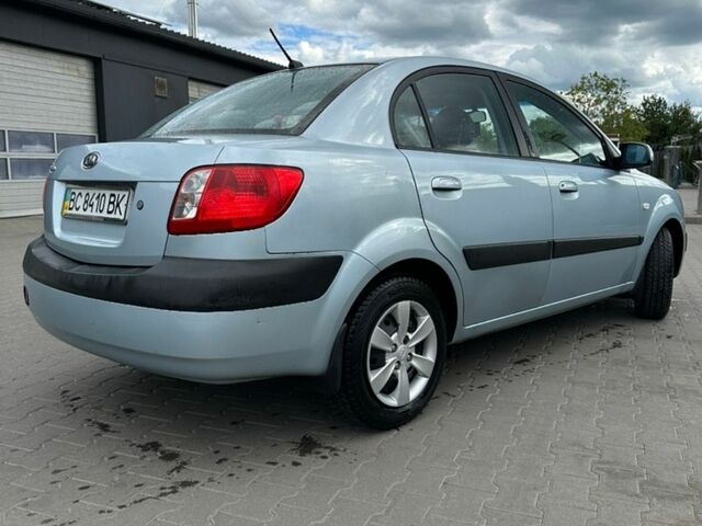 Сірий Кіа Ріо, об'ємом двигуна 1.4 л та пробігом 97 тис. км за 5100 $, фото 6 на Automoto.ua
