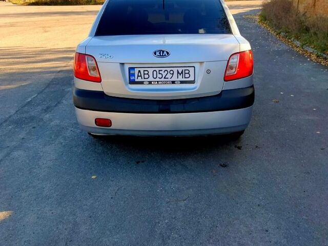 Сірий Кіа Ріо, об'ємом двигуна 1.4 л та пробігом 230 тис. км за 4250 $, фото 5 на Automoto.ua