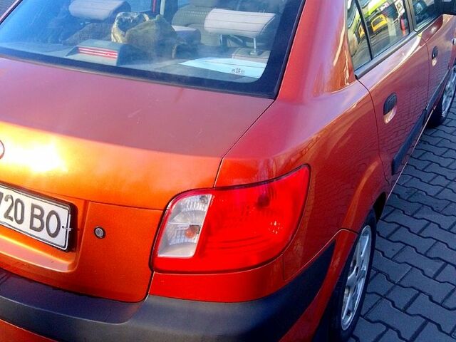 Серый Киа Рио, объемом двигателя 1.4 л и пробегом 461 тыс. км за 3200 $, фото 6 на Automoto.ua