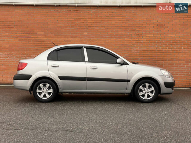 Серый Киа Рио, объемом двигателя 1.4 л и пробегом 179 тыс. км за 4250 $, фото 17 на Automoto.ua