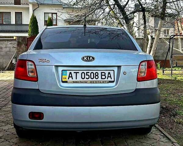 Серый Киа Рио, объемом двигателя 1.4 л и пробегом 56 тыс. км за 4900 $, фото 8 на Automoto.ua