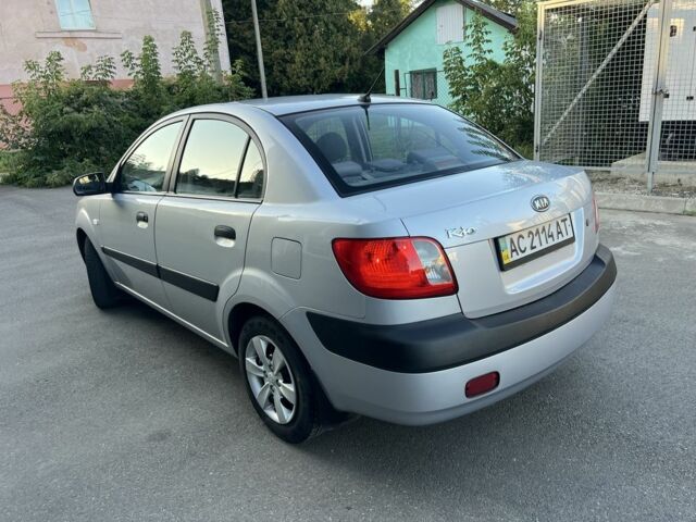 Сірий Кіа Ріо, об'ємом двигуна 1.4 л та пробігом 334 тис. км за 3550 $, фото 2 на Automoto.ua