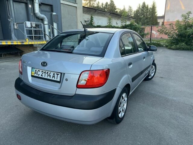 Сірий Кіа Ріо, об'ємом двигуна 1.4 л та пробігом 334 тис. км за 3550 $, фото 3 на Automoto.ua