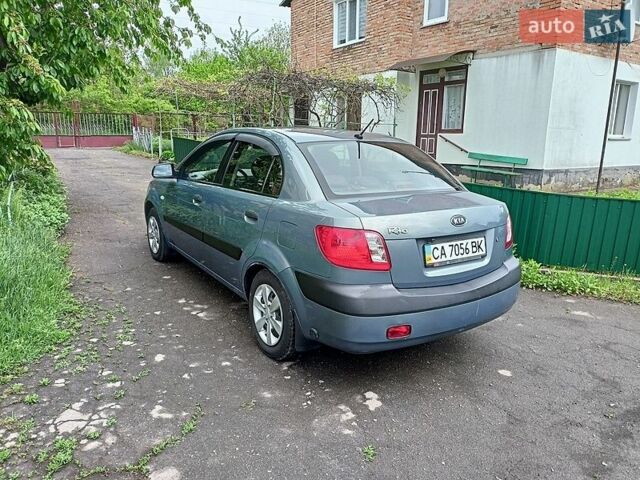 Серый Киа Рио, объемом двигателя 1.4 л и пробегом 169 тыс. км за 4500 $, фото 1 на Automoto.ua