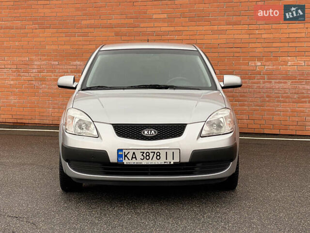 Серый Киа Рио, объемом двигателя 1.4 л и пробегом 179 тыс. км за 4250 $, фото 21 на Automoto.ua