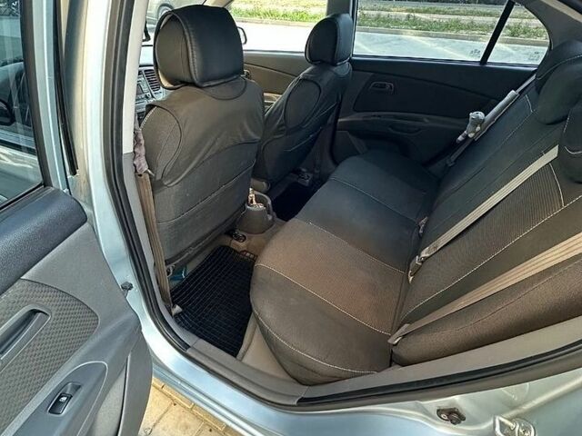Серый Киа Рио, объемом двигателя 1.4 л и пробегом 135 тыс. км за 5900 $, фото 7 на Automoto.ua