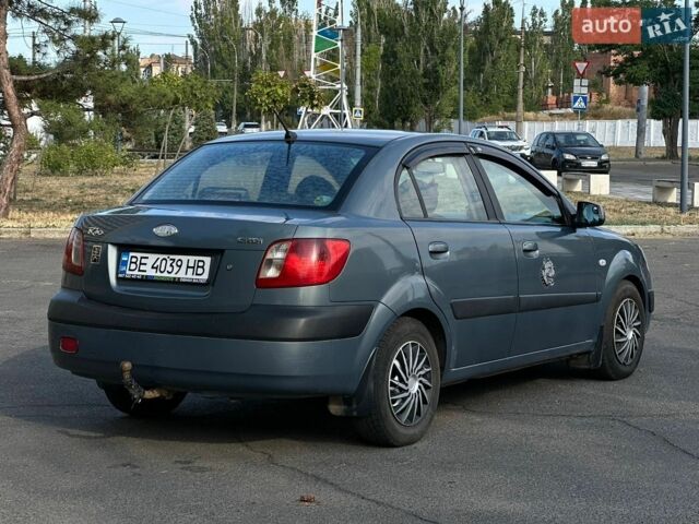 Сірий Кіа Ріо, об'ємом двигуна 1.49 л та пробігом 300 тис. км за 3700 $, фото 2 на Automoto.ua