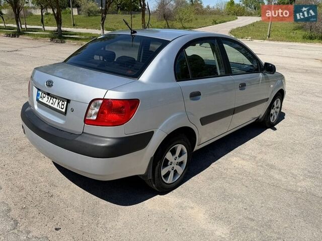Серый Киа Рио, объемом двигателя 1.4 л и пробегом 242 тыс. км за 3600 $, фото 10 на Automoto.ua
