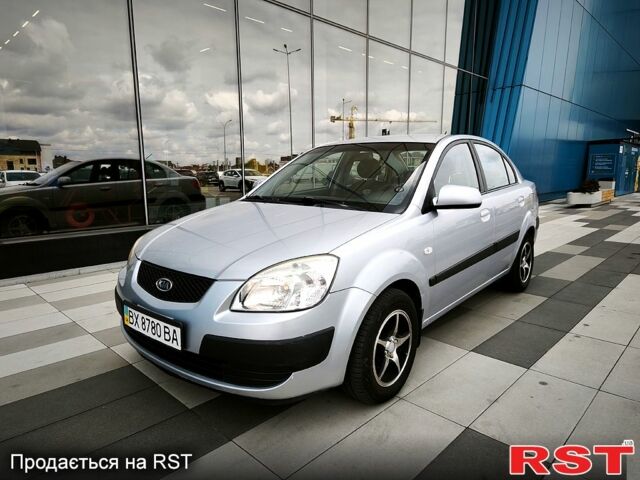 Серый Киа Рио, объемом двигателя 1.4 л и пробегом 220 тыс. км за 4500 $, фото 1 на Automoto.ua