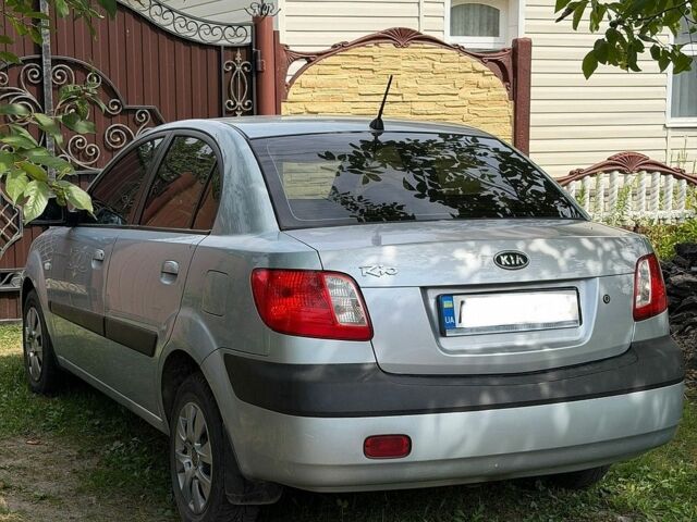 Сірий Кіа Ріо, об'ємом двигуна 1.4 л та пробігом 240 тис. км за 3350 $, фото 3 на Automoto.ua