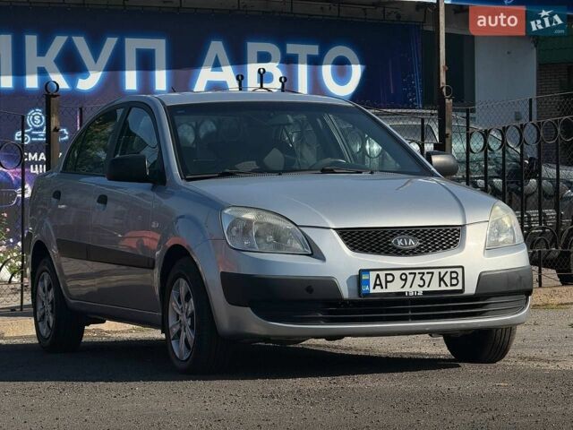 Сірий Кіа Ріо, об'ємом двигуна 1.4 л та пробігом 167 тис. км за 4499 $, фото 2 на Automoto.ua