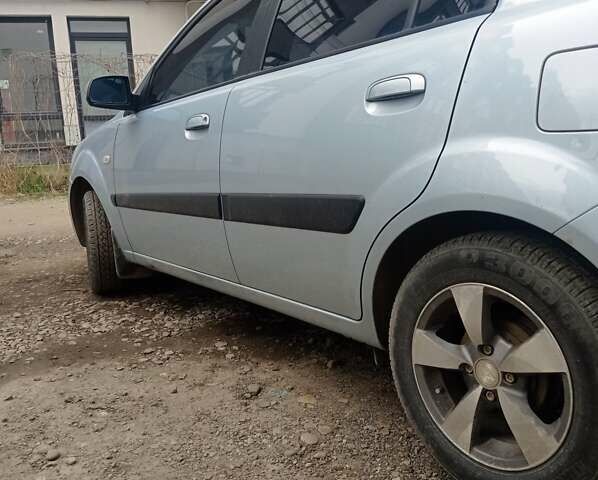 Серый Киа Рио, объемом двигателя 1.4 л и пробегом 56 тыс. км за 4900 $, фото 6 на Automoto.ua