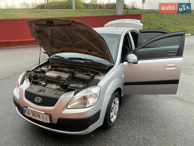 Серый Киа Рио, объемом двигателя 1.4 л и пробегом 179 тыс. км за 4250 $, фото 25 на Automoto.ua