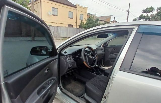 Сірий Кіа Ріо, об'ємом двигуна 1.4 л та пробігом 100 тис. км за 4600 $, фото 6 на Automoto.ua