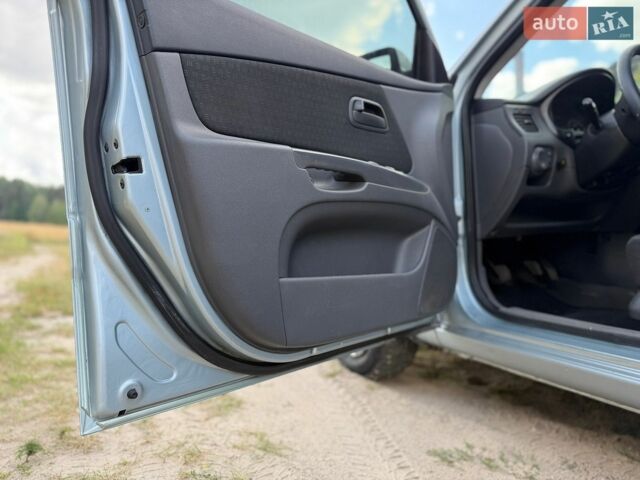 Серый Киа Рио, объемом двигателя 1.4 л и пробегом 240 тыс. км за 3250 $, фото 11 на Automoto.ua