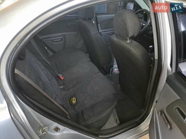 Серый Киа Рио, объемом двигателя 1.3 л и пробегом 345 тыс. км за 3300 $, фото 7 на Automoto.ua