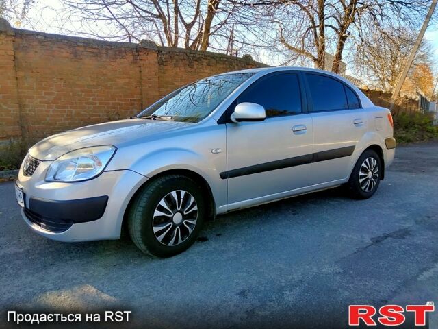 Сірий Кіа Ріо, об'ємом двигуна 1.4 л та пробігом 230 тис. км за 4250 $, фото 3 на Automoto.ua