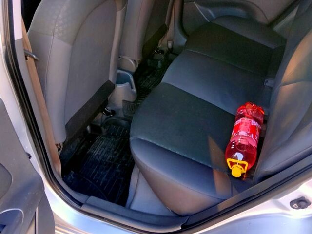 Сірий Кіа Ріо, об'ємом двигуна 1.4 л та пробігом 230 тис. км за 4250 $, фото 1 на Automoto.ua