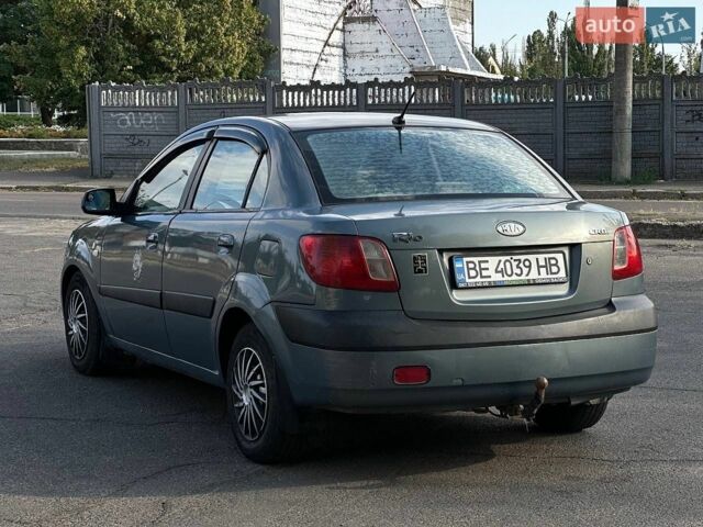 Сірий Кіа Ріо, об'ємом двигуна 1.49 л та пробігом 300 тис. км за 3500 $, фото 3 на Automoto.ua