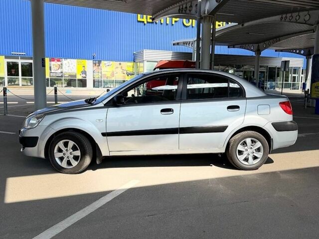 Серый Киа Рио, объемом двигателя 1.4 л и пробегом 243 тыс. км за 4200 $, фото 7 на Automoto.ua