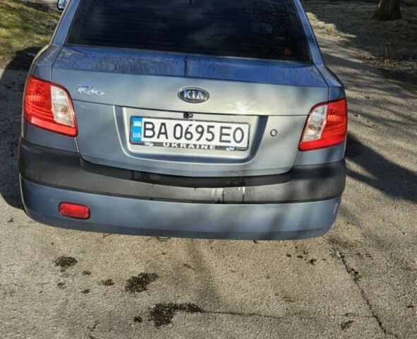 Сірий Кіа Ріо, об'ємом двигуна 1.4 л та пробігом 182 тис. км за 5200 $, фото 4 на Automoto.ua
