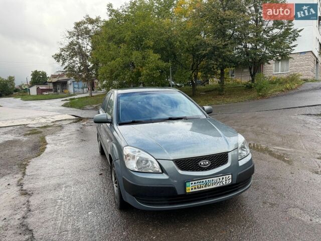 Серый Киа Рио, объемом двигателя 1.49 л и пробегом 189 тыс. км за 5300 $, фото 2 на Automoto.ua