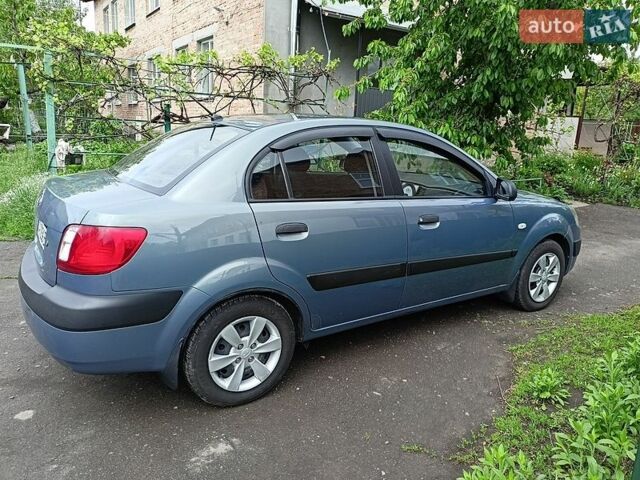 Серый Киа Рио, объемом двигателя 1.4 л и пробегом 169 тыс. км за 4500 $, фото 2 на Automoto.ua