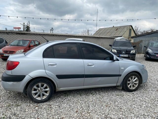 Сірий Кіа Ріо, об'ємом двигуна 1.4 л та пробігом 390 тис. км за 2999 $, фото 6 на Automoto.ua