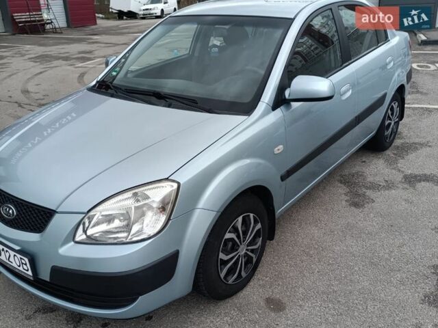 Серый Киа Рио, объемом двигателя 1.4 л и пробегом 240 тыс. км за 4300 $, фото 12 на Automoto.ua