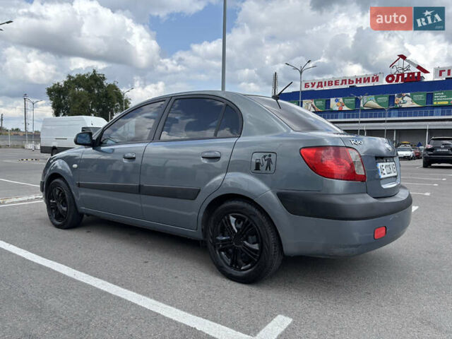 Серый Киа Рио, объемом двигателя 1.5 л и пробегом 158 тыс. км за 3899 $, фото 4 на Automoto.ua
