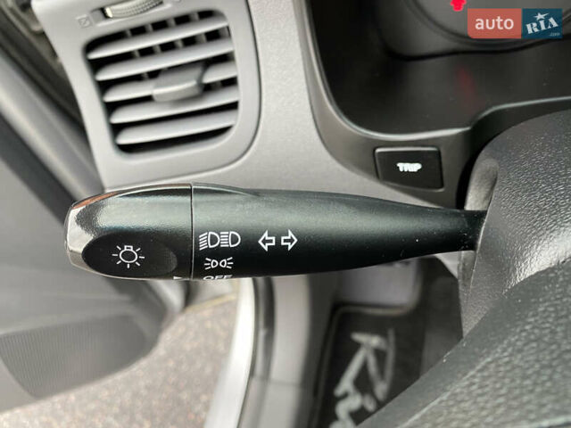 Серый Киа Рио, объемом двигателя 1.4 л и пробегом 179 тыс. км за 4250 $, фото 44 на Automoto.ua